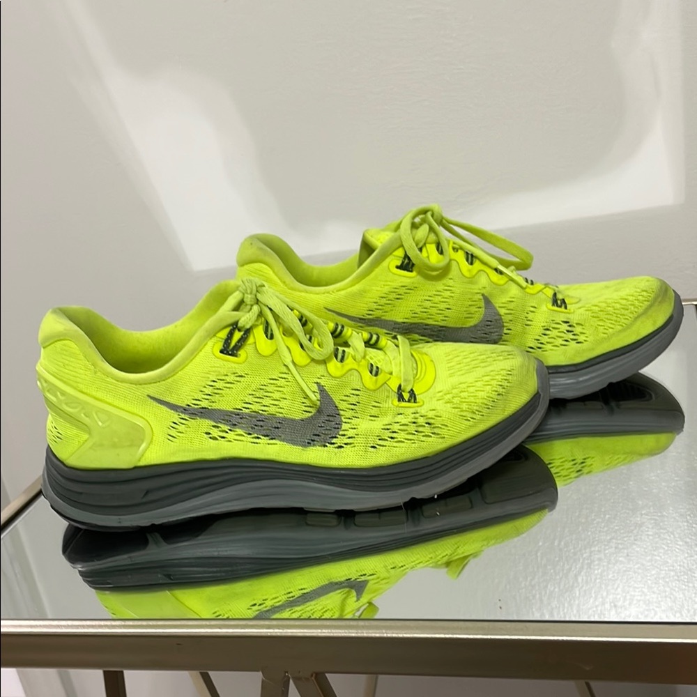 Nike Air Max Running Shoes – Volt Yellow – Size 6.5